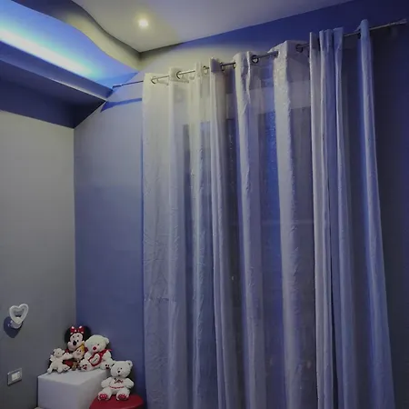 La Vie Est Belle Apartment *